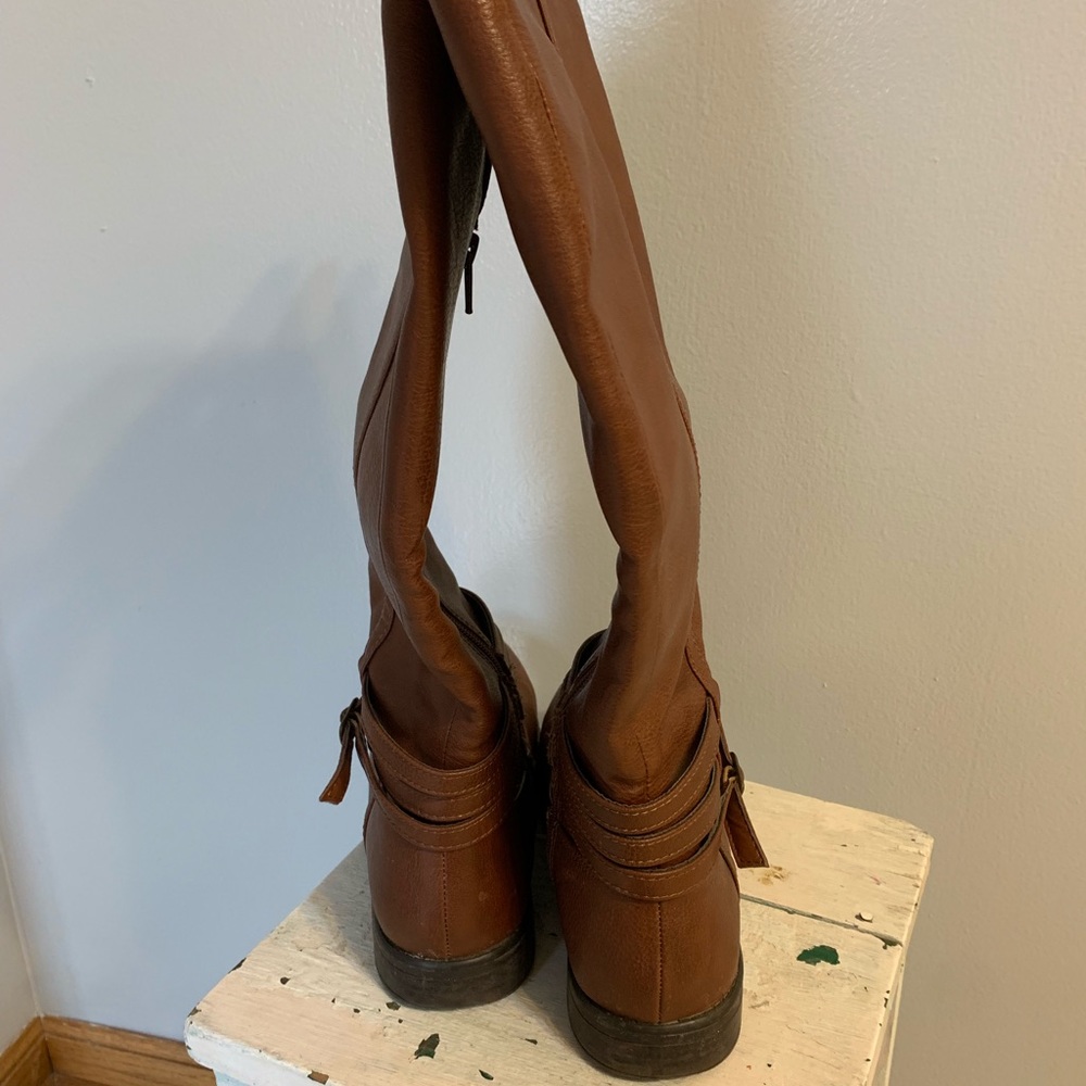 boots - Picture 2 of 3